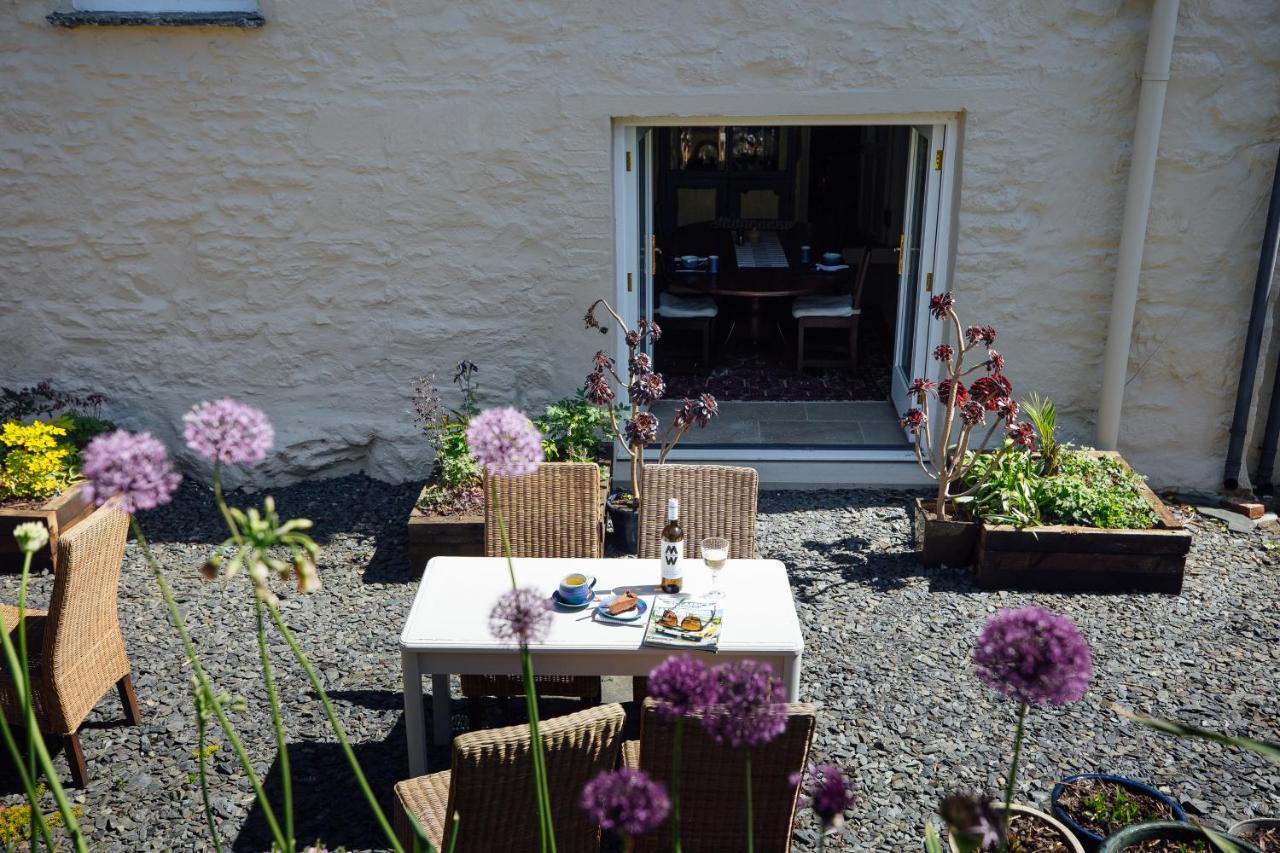 Penrhiw Farm B & B Goodwick ภายนอก รูปภาพ