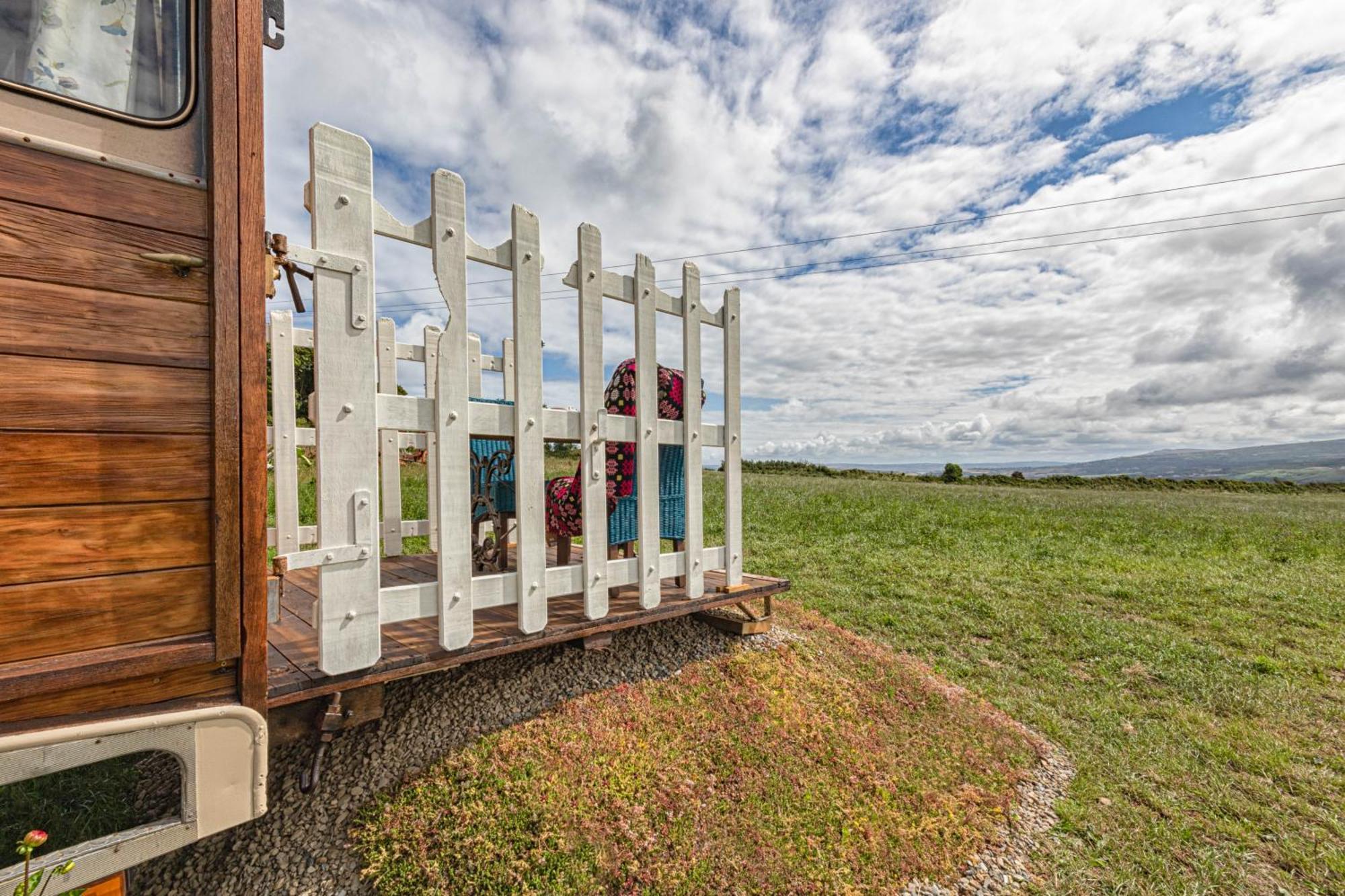 Penrhiw Farm B & B Goodwick ภายนอก รูปภาพ